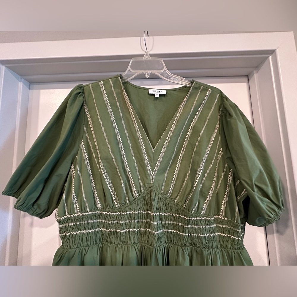 Gilli Green Midi Dress - Picture 3 of 7